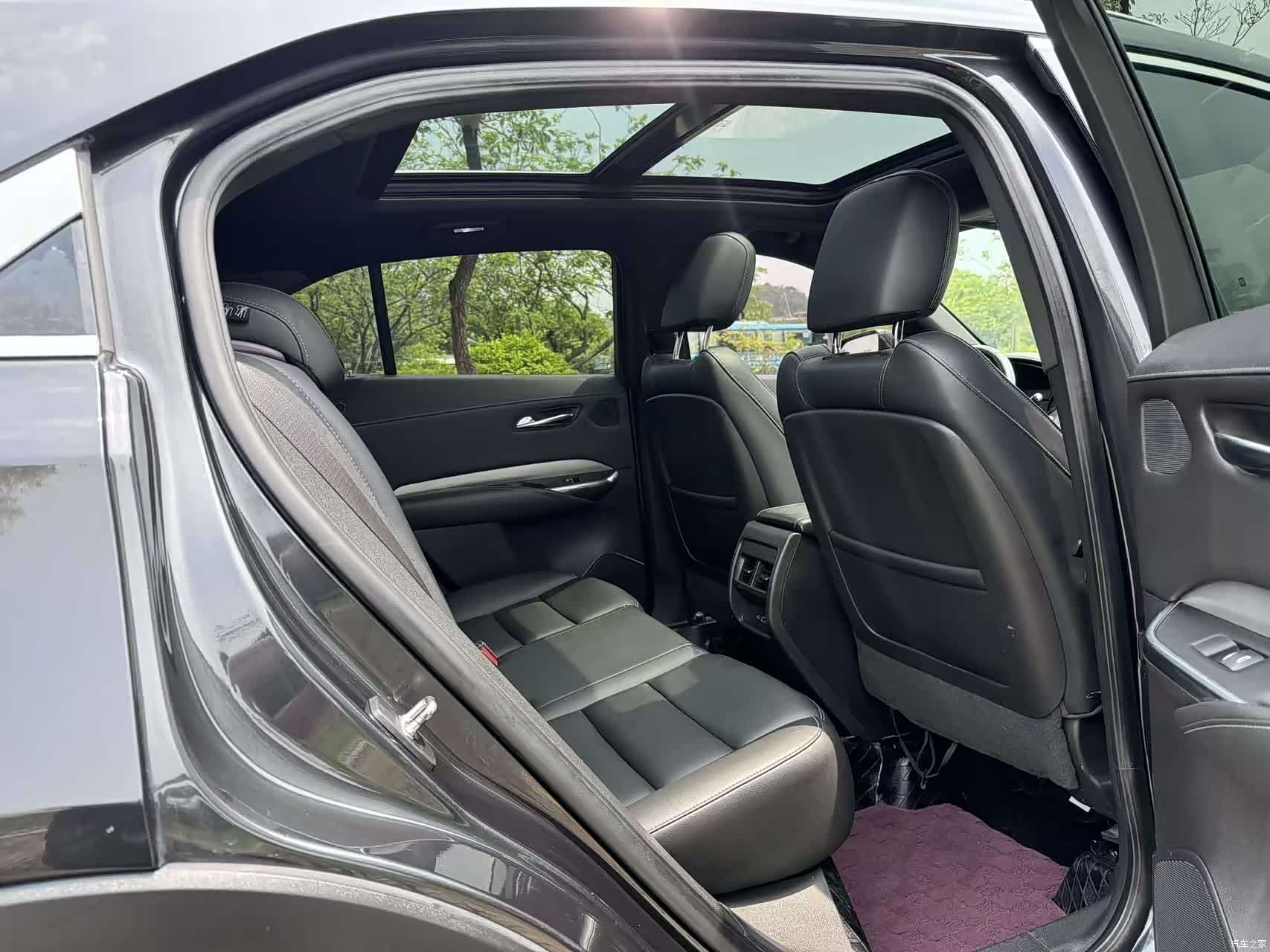 Cadillac XT4, 2019 12