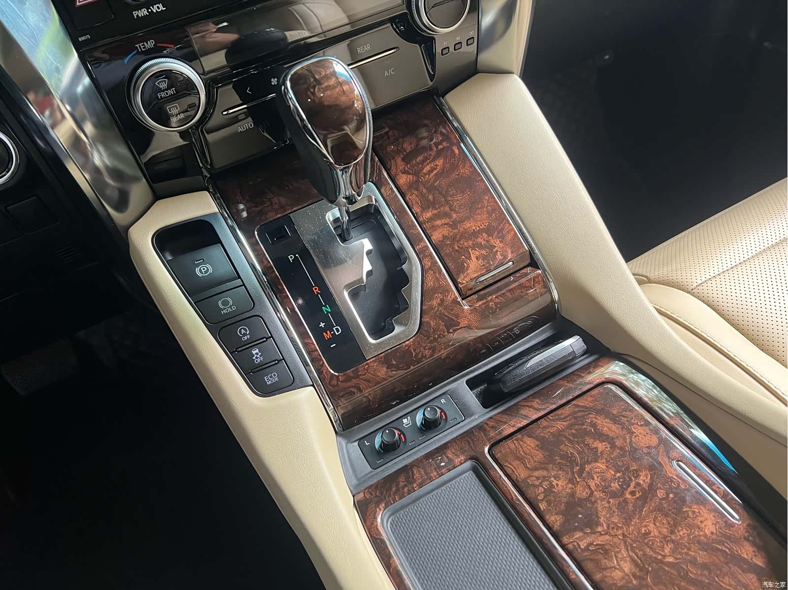 Toyota Alphard, 2019 8
