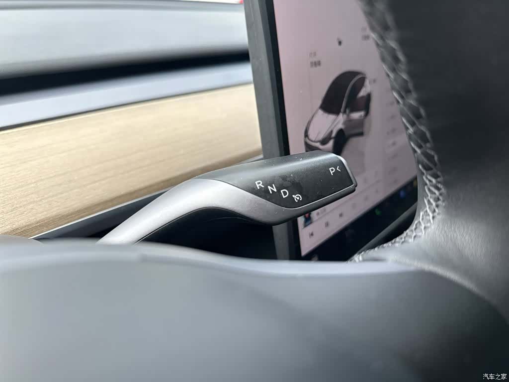 Tesla Model Y, 2022 14