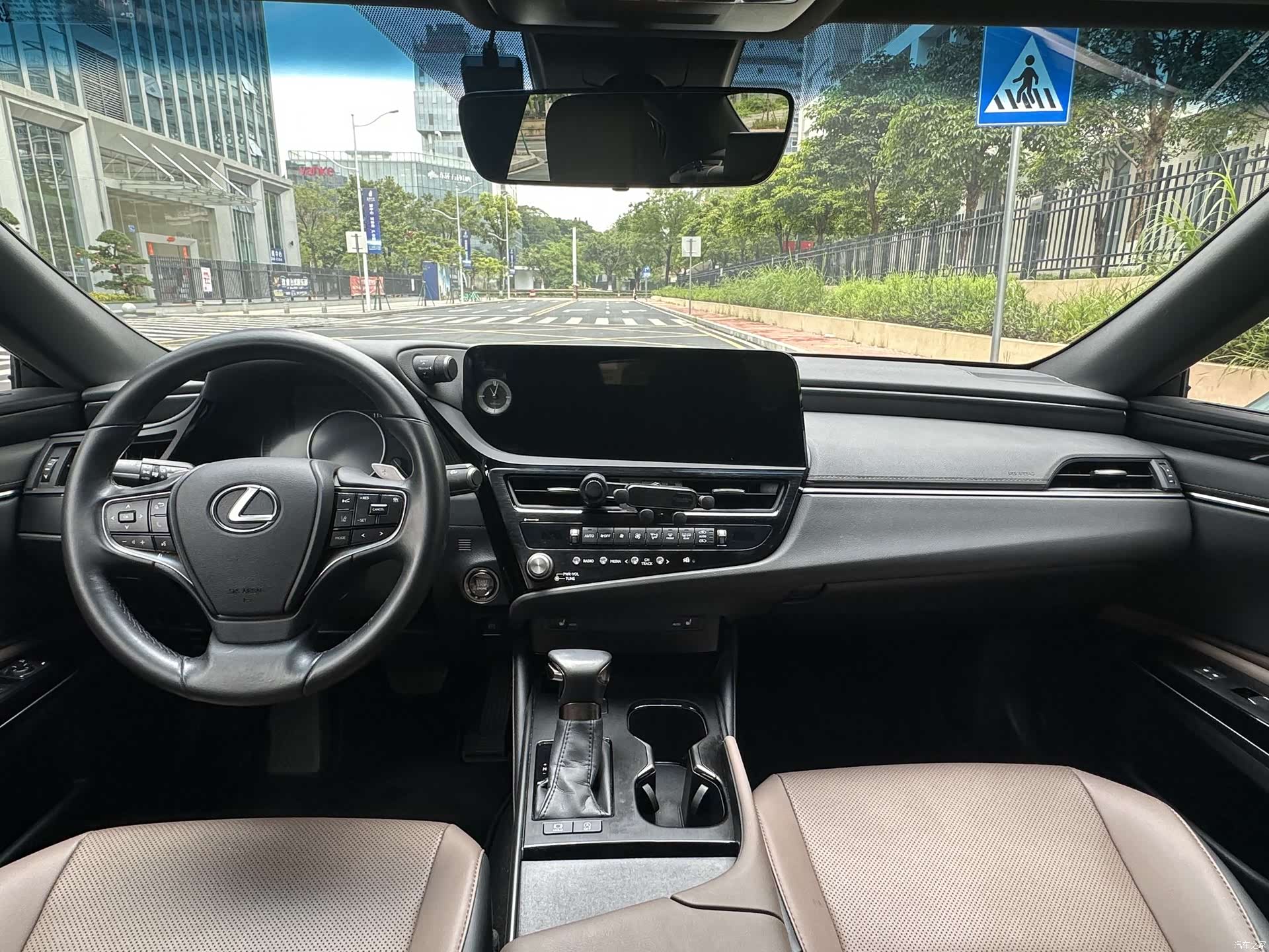 Lexus ES, 2024 11