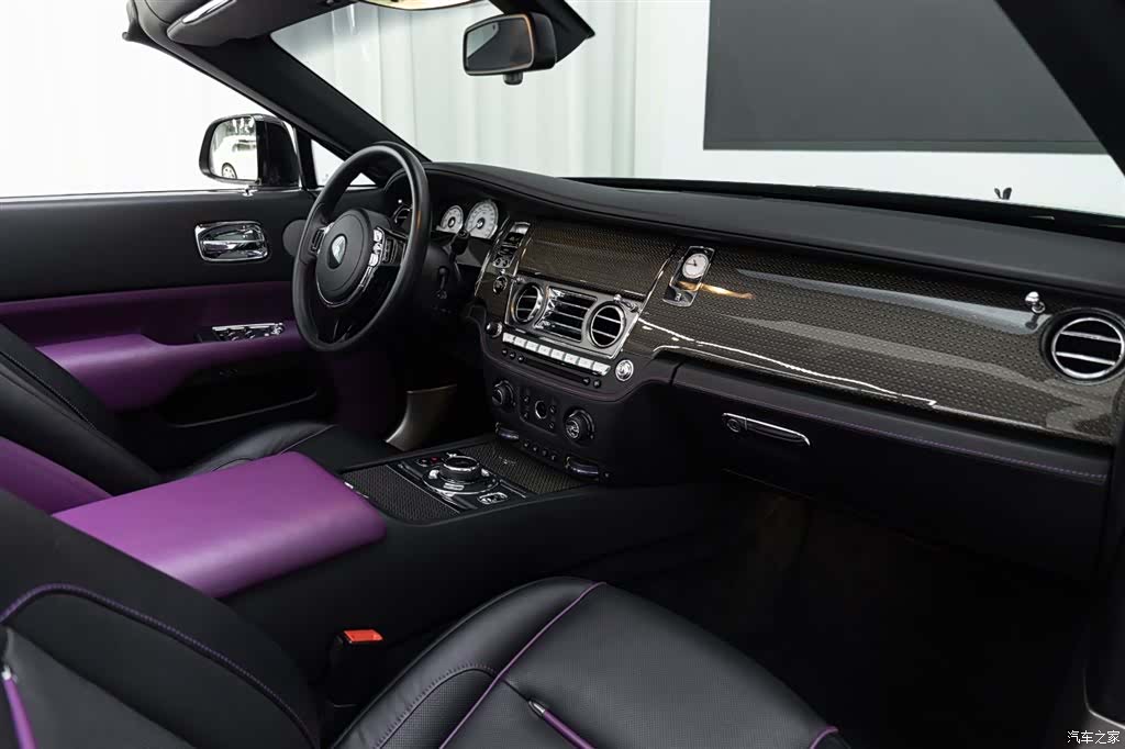 Rolls-Royce Black, 2019 16