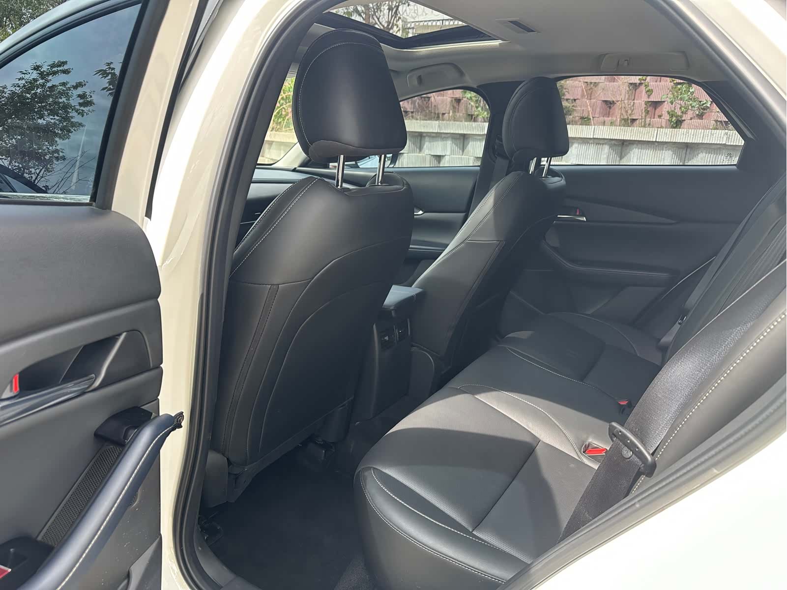 Mazda CX-30, 2022 все фото