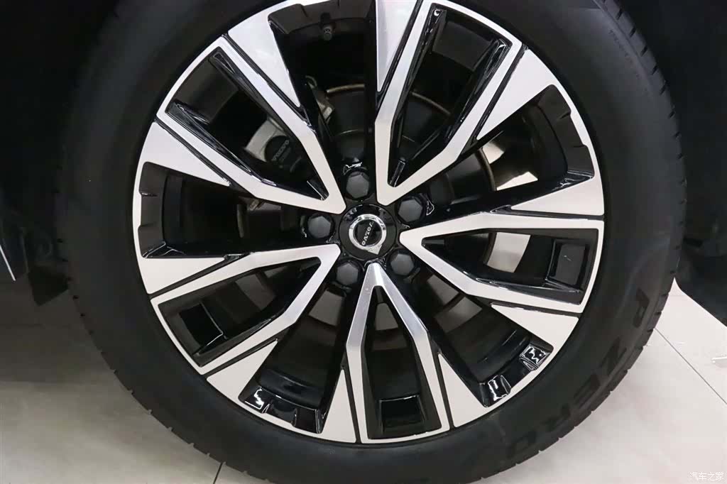 Volvo XC60, 2023 17