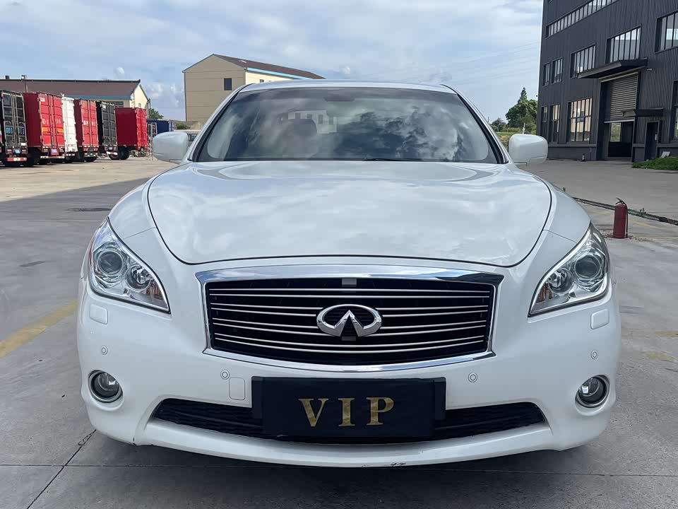 Infiniti Q70 Infiniti Q70