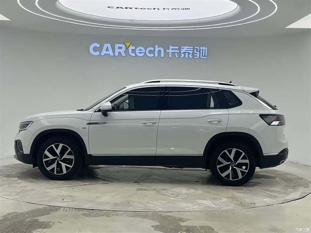 Volkswagen Tayron, 2023 все фото