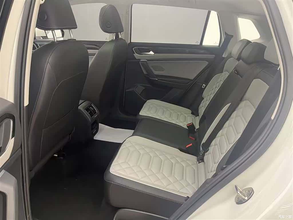Volkswagen Tayron, 2023 13