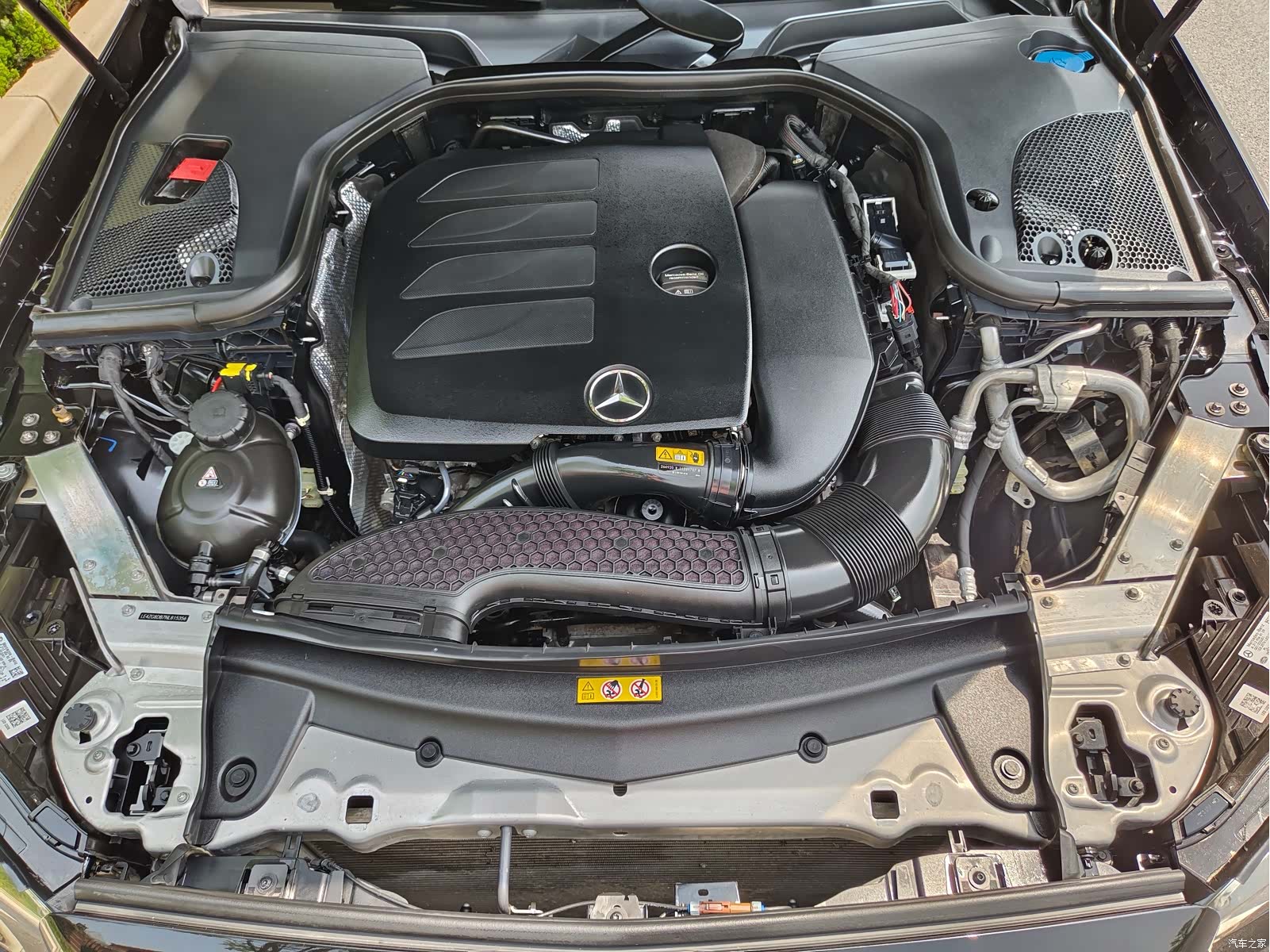 Mercedes-Benz E-Class, 2022 31