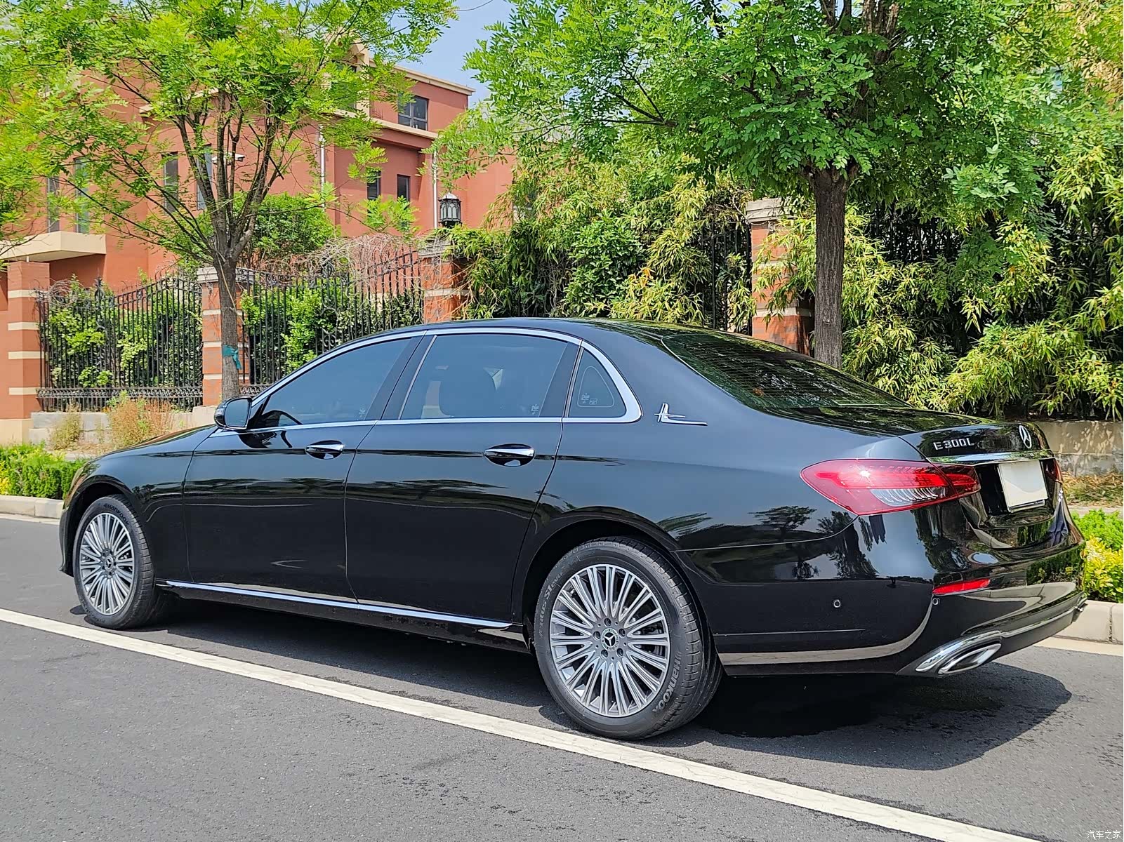 Mercedes-Benz E-Class, 2022 34