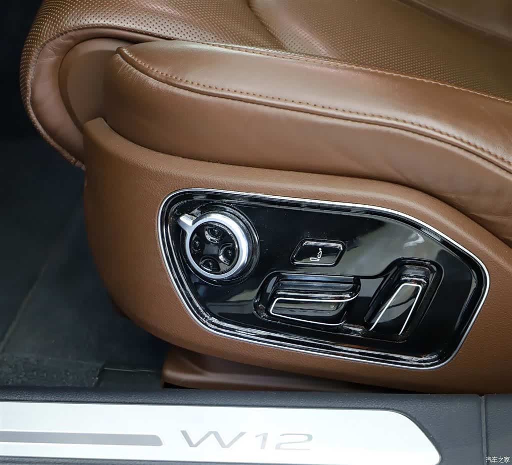 Audi A8L, 2012 23