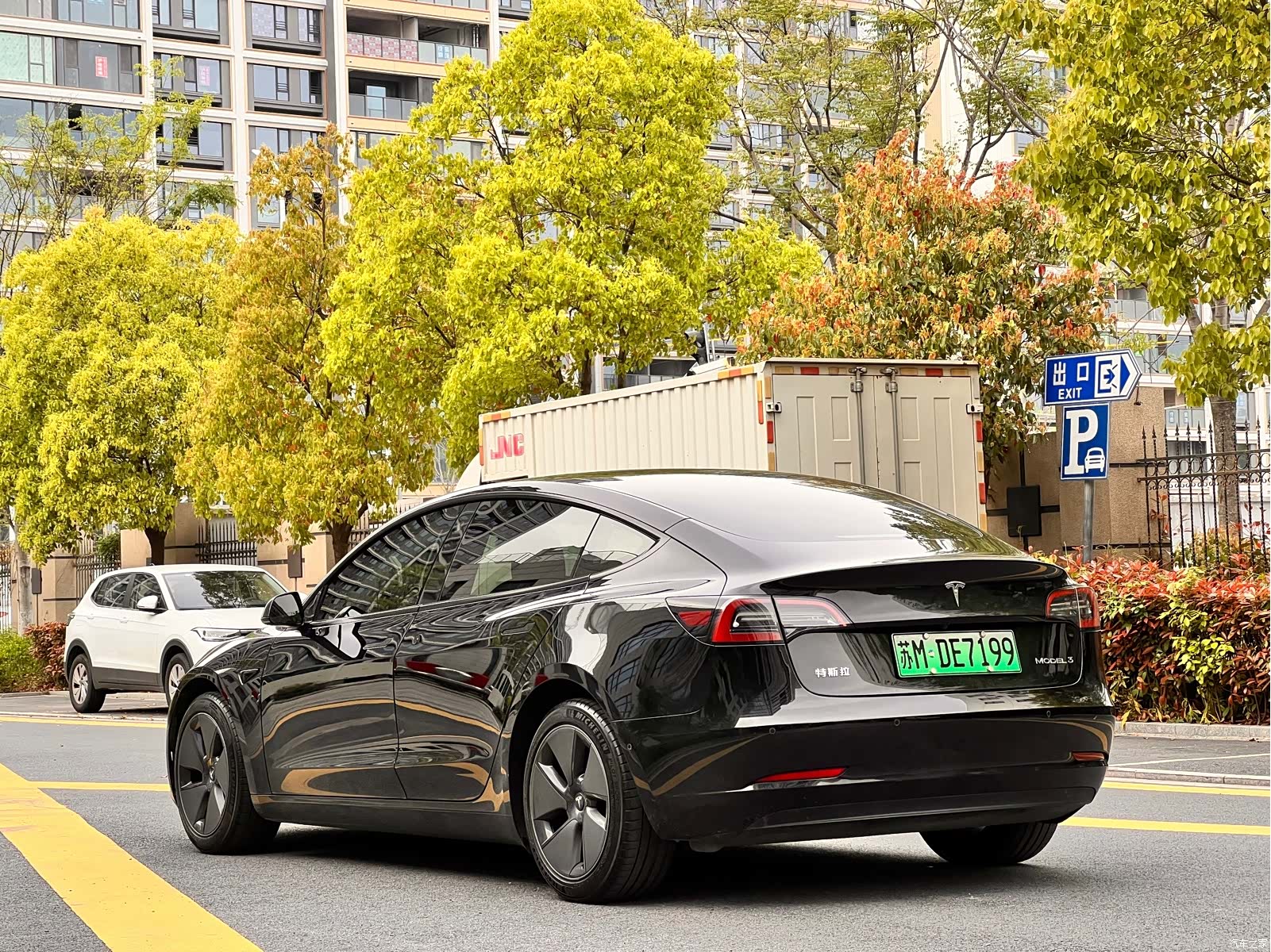 Tesla Model 3, 2023 13