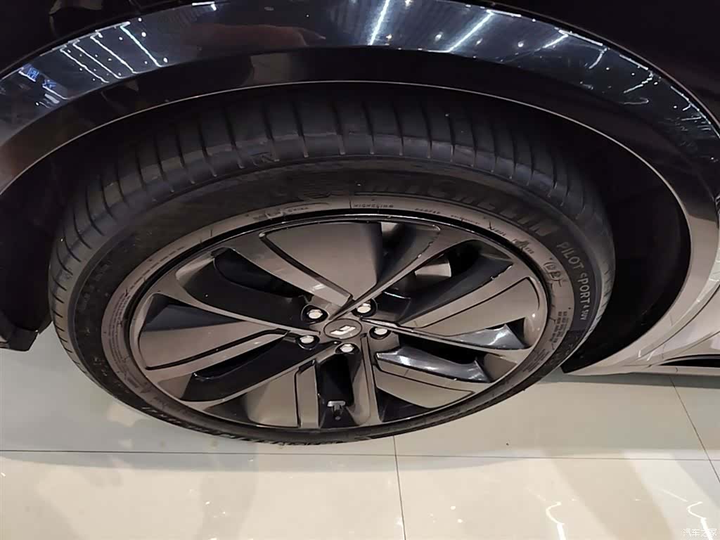 Li Auto L9, 2022 23