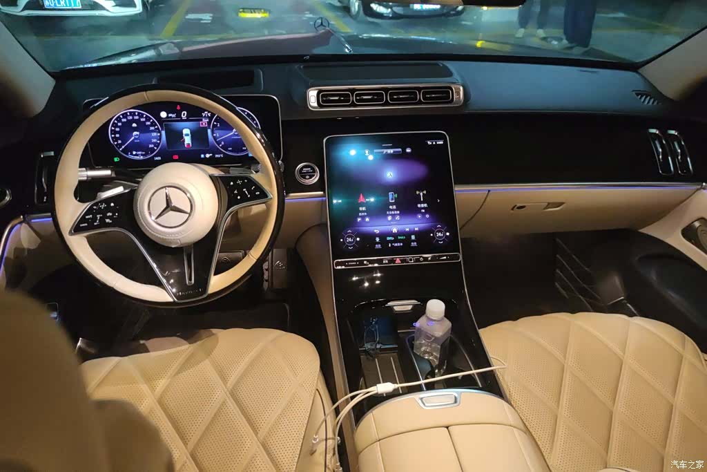 Maybach S-Class, 2023 12