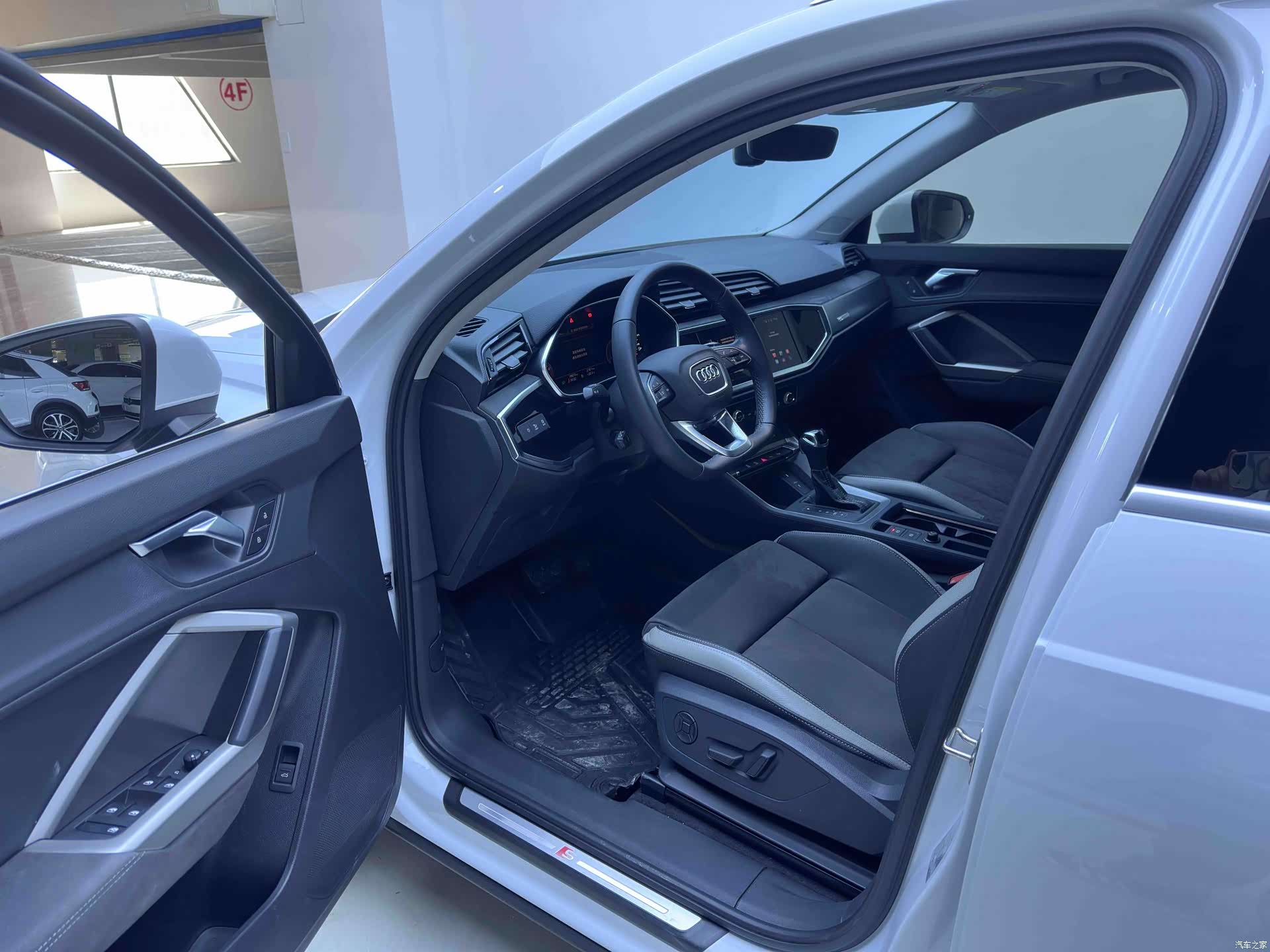 Audi Q3, 2023 9