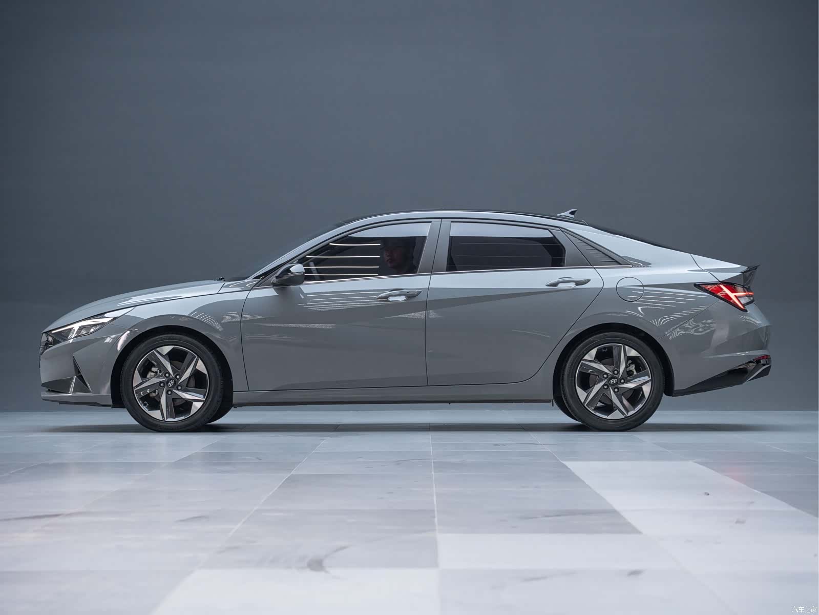 Hyundai Elantra, 2023 9