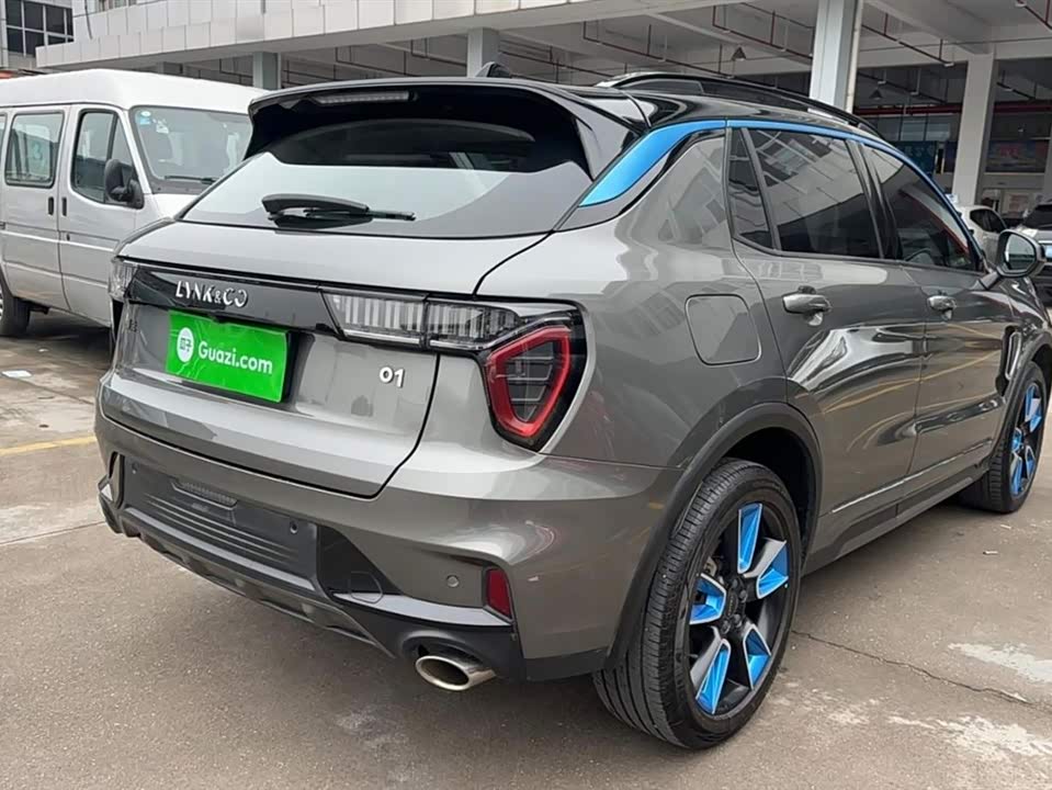 Lynk & Co 01