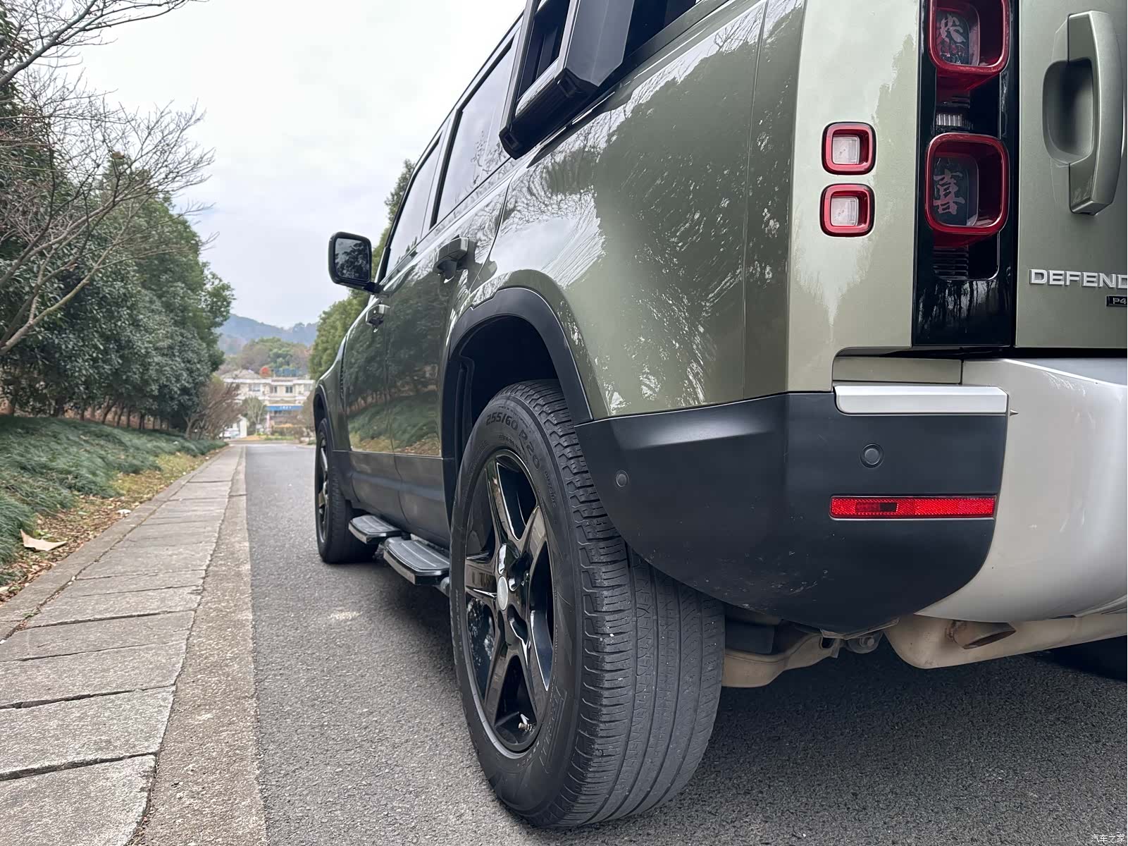 Land Rover Defender, 2021 4