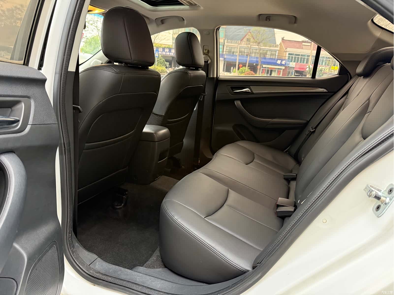 Roewe 360, 2017 7