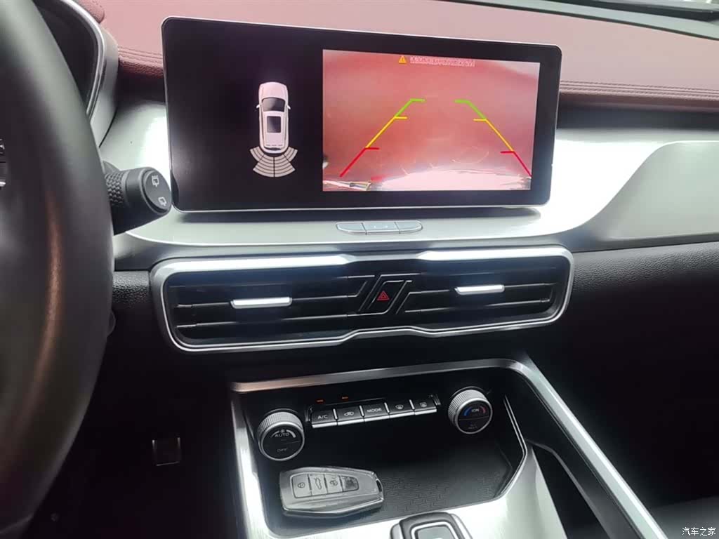 Geely Coolray, 2021 13