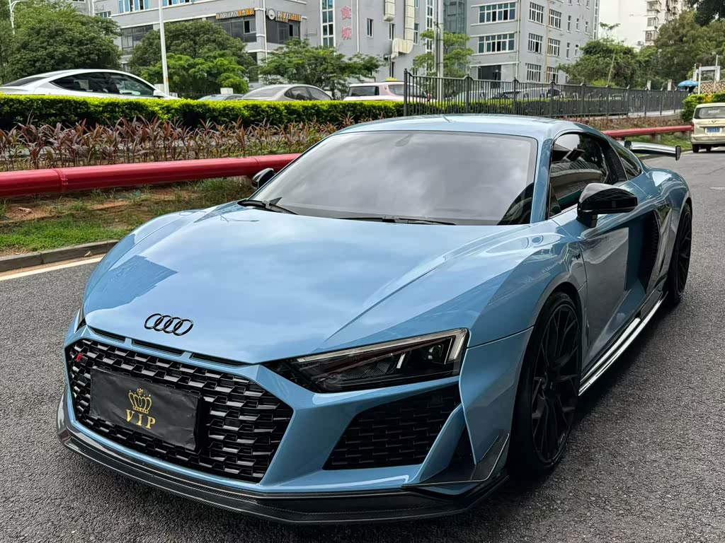 Audi R8