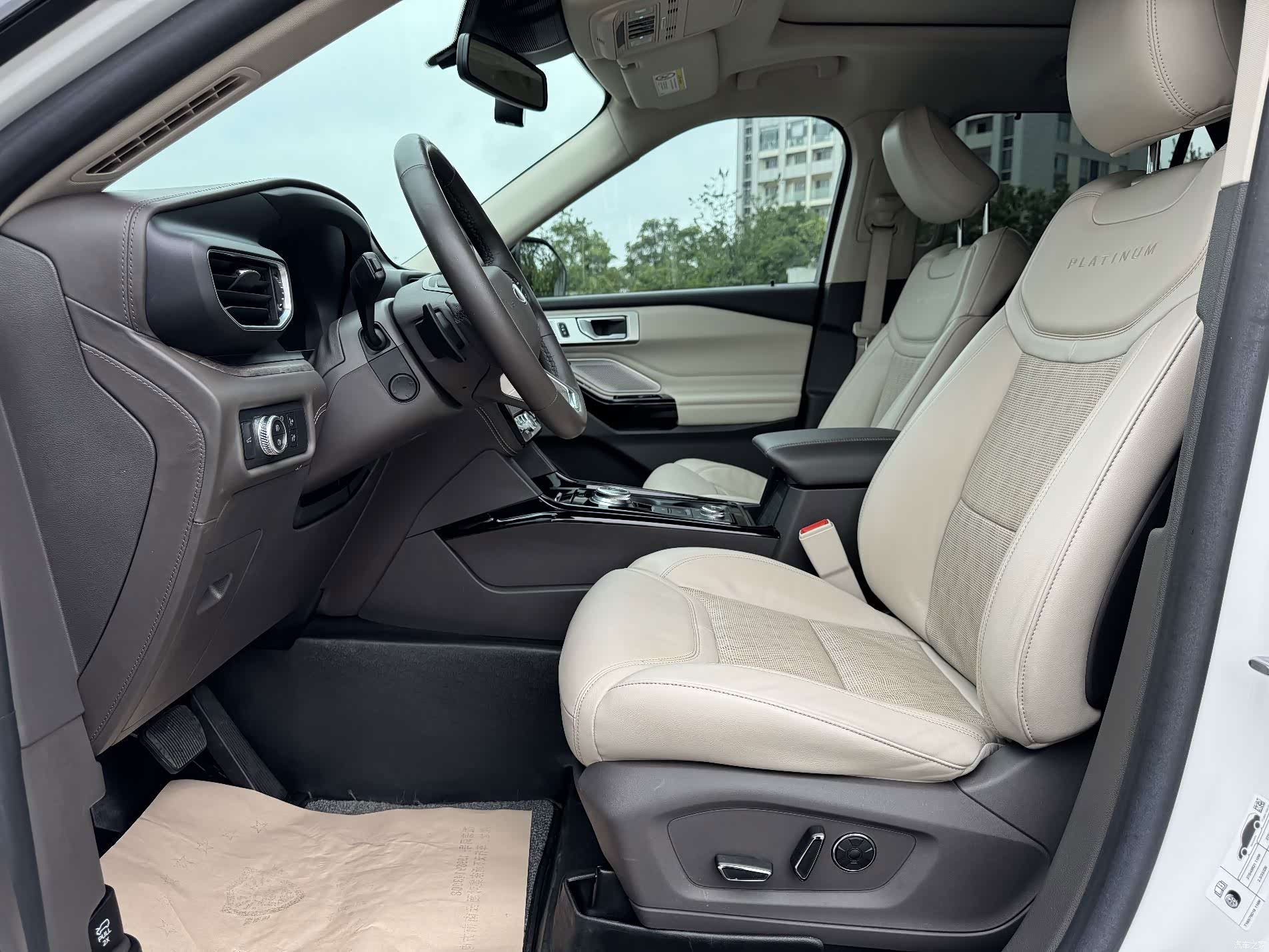 Ford Explorer, 2020 7