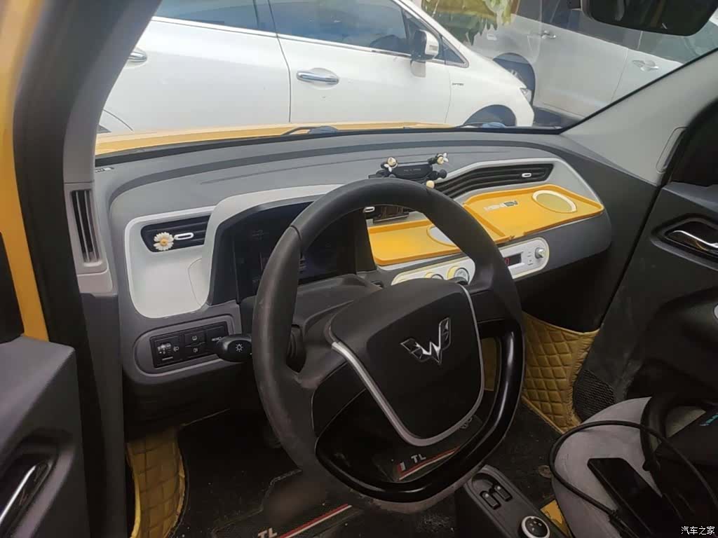 Wuling MINIEV, 2021 10