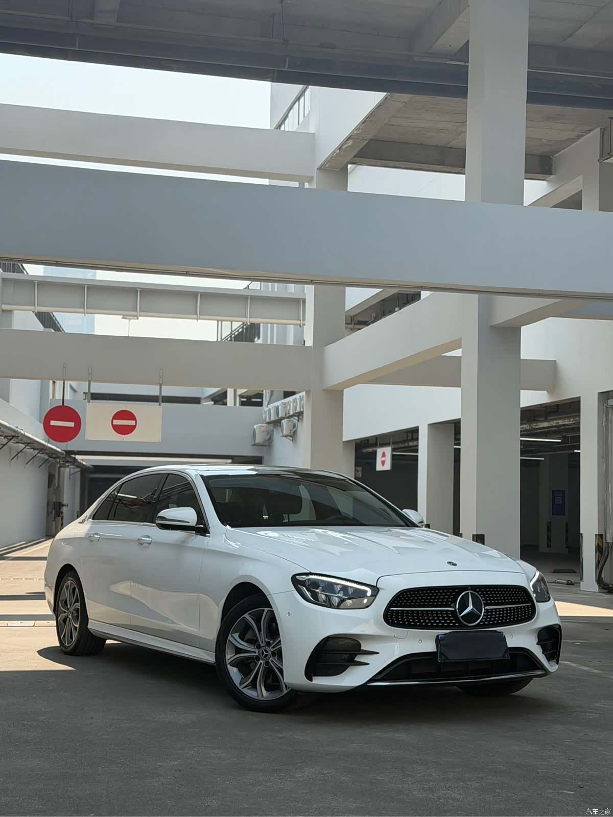 Mercedes-Benz E-Class, 2022 11