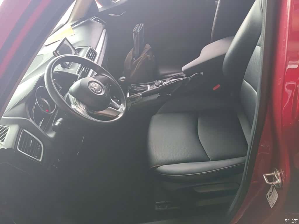 Mazda Mazda3, 2016 15