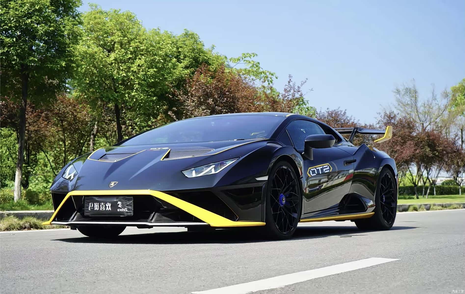 Lamborghini Huracán, 2022 1