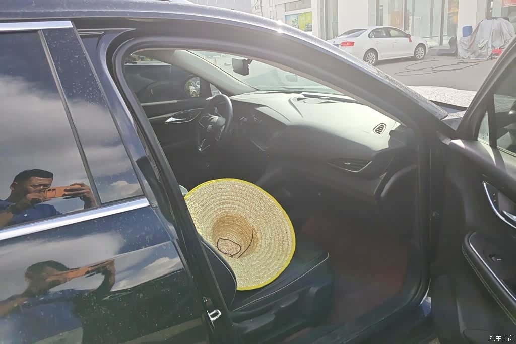 Buick Envision Plus, 2022 8