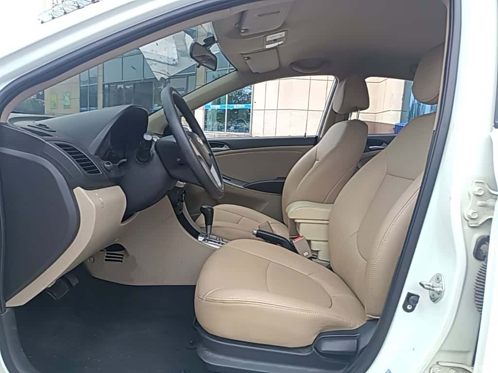 Hyundai GLS, 2016 15