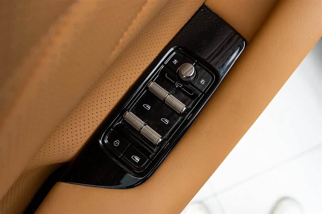 Geely 8, 2025 24