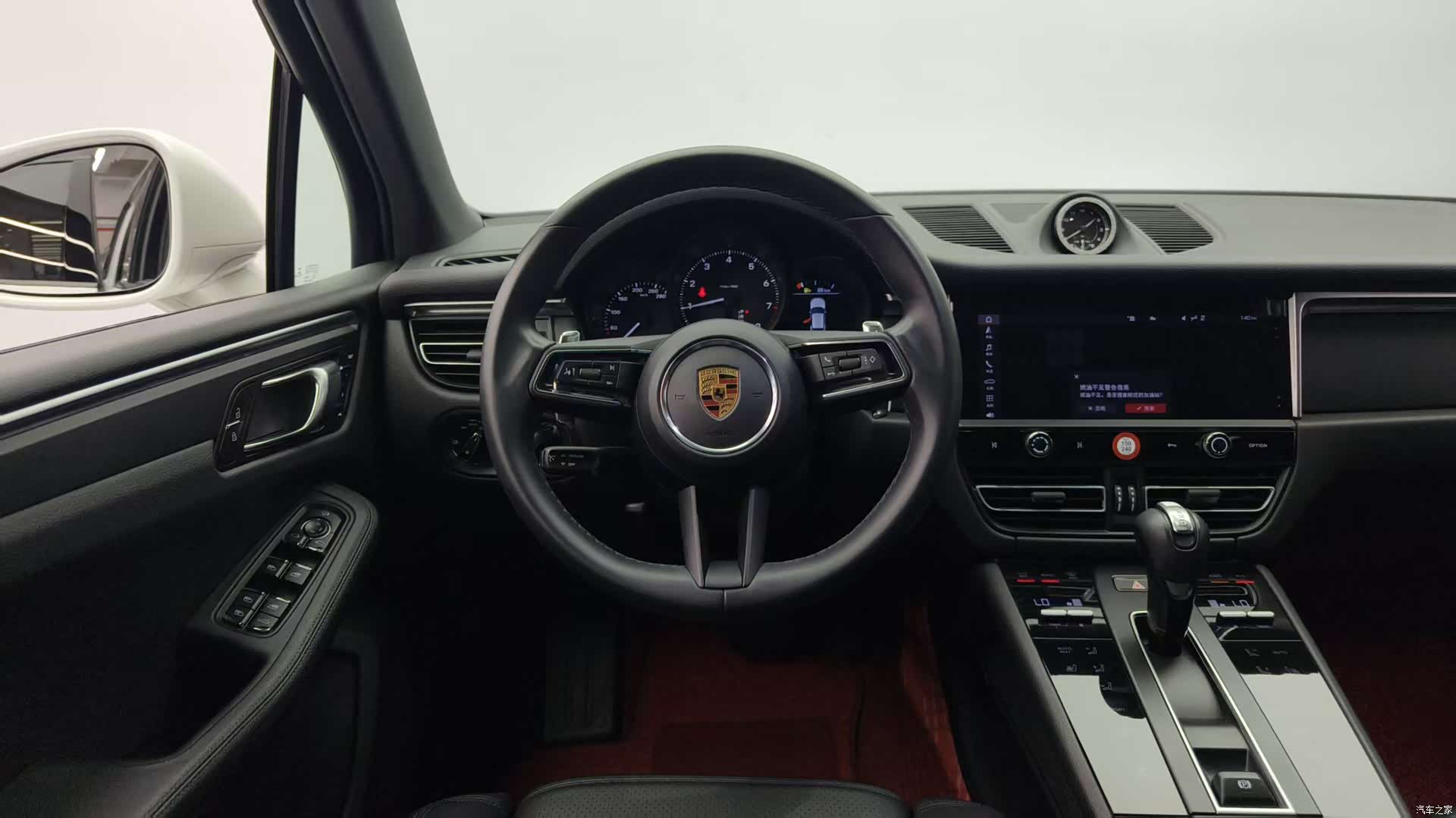 Porsche Macan, 2023 10