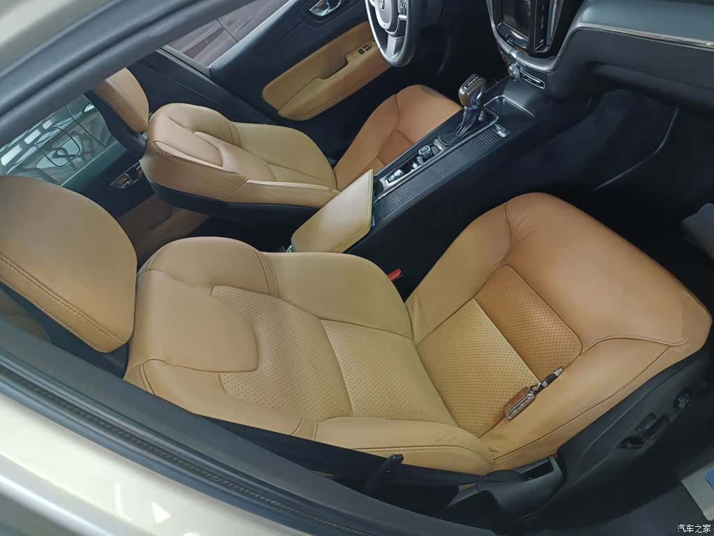Volvo XC60, 2018 21
