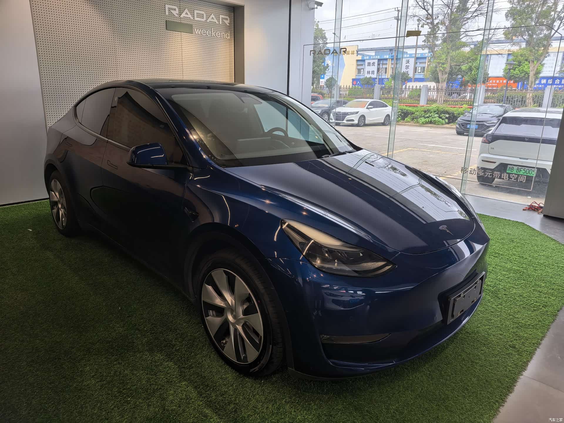 Tesla Model Y, 2022 3