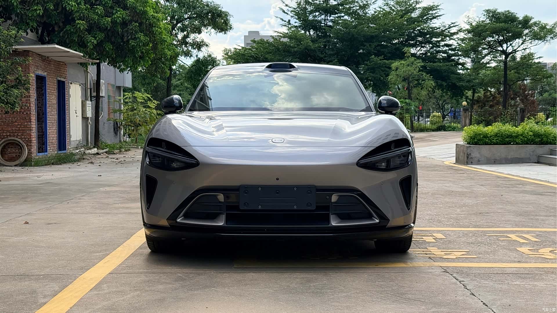 Xiaomi YU7, 2025 2