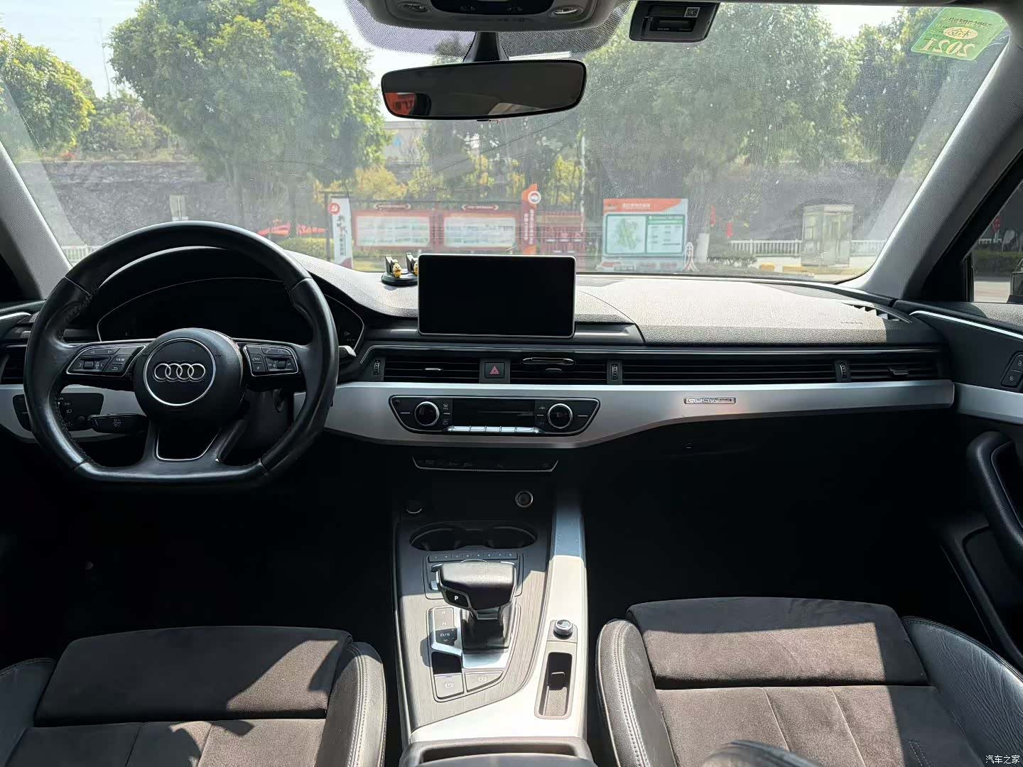 Audi A4L, 2017 все фото