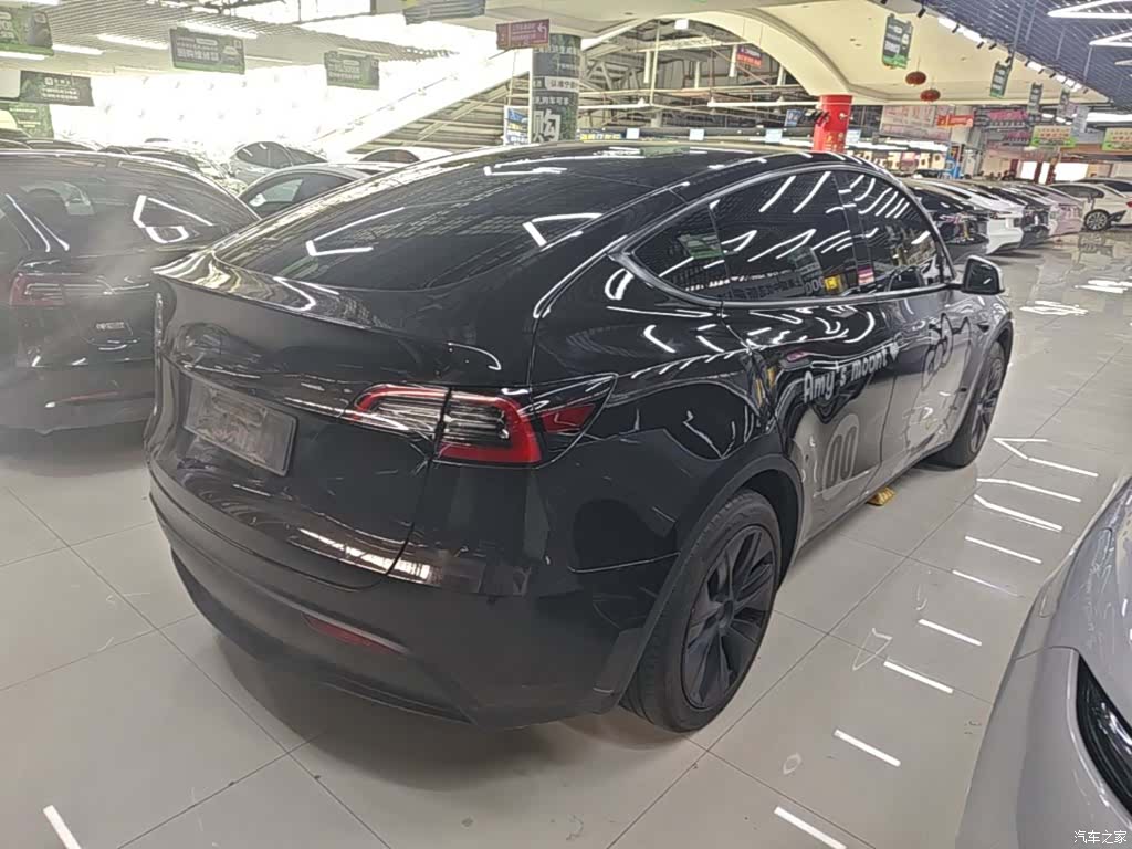 Tesla Model Y, 2024 7