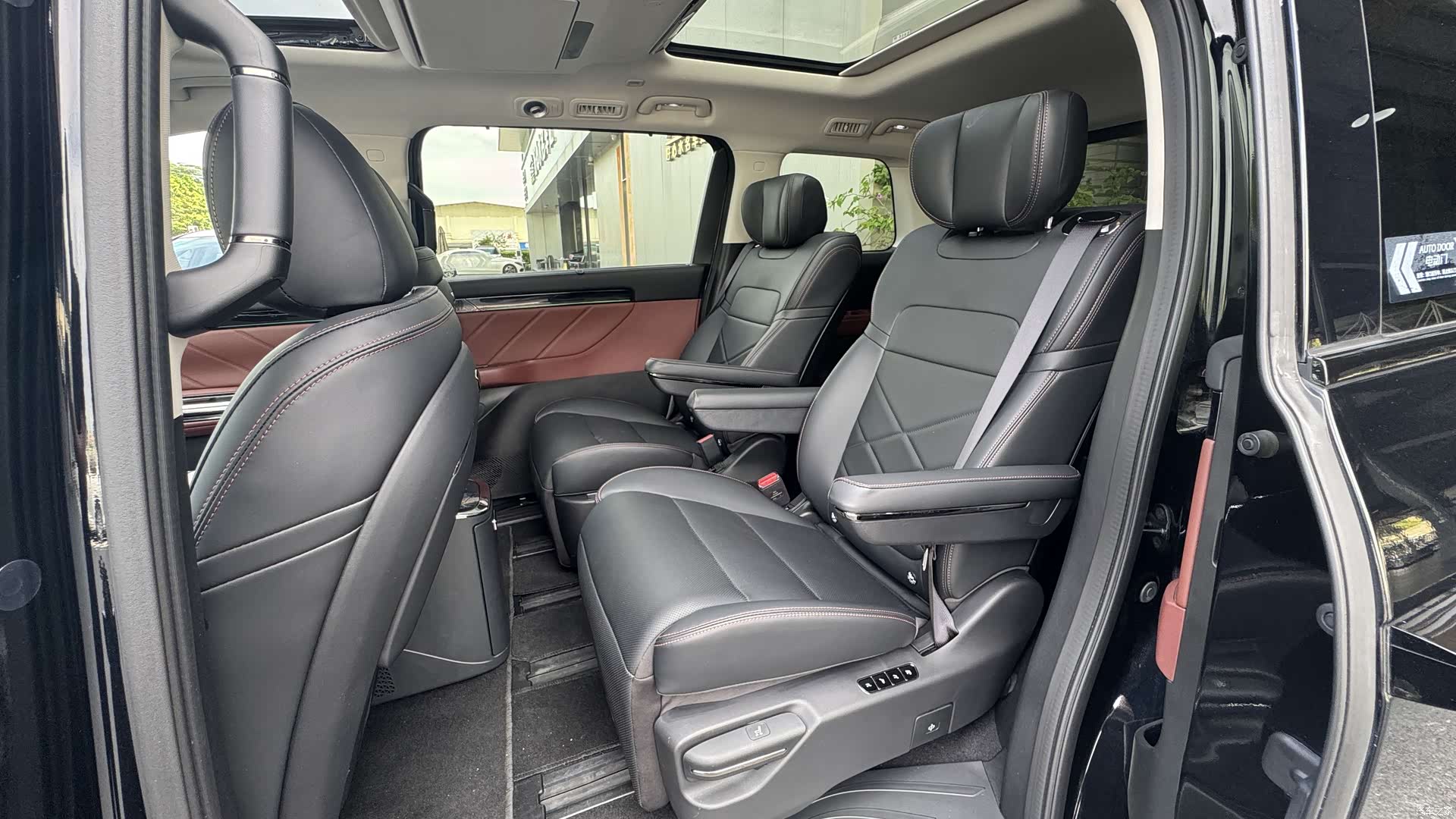 Trumpchi E8, 2024 11