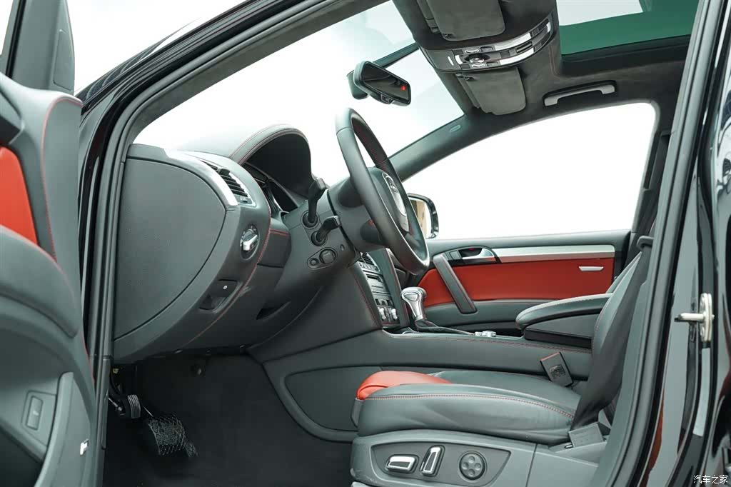 Audi Q7, 2011 7