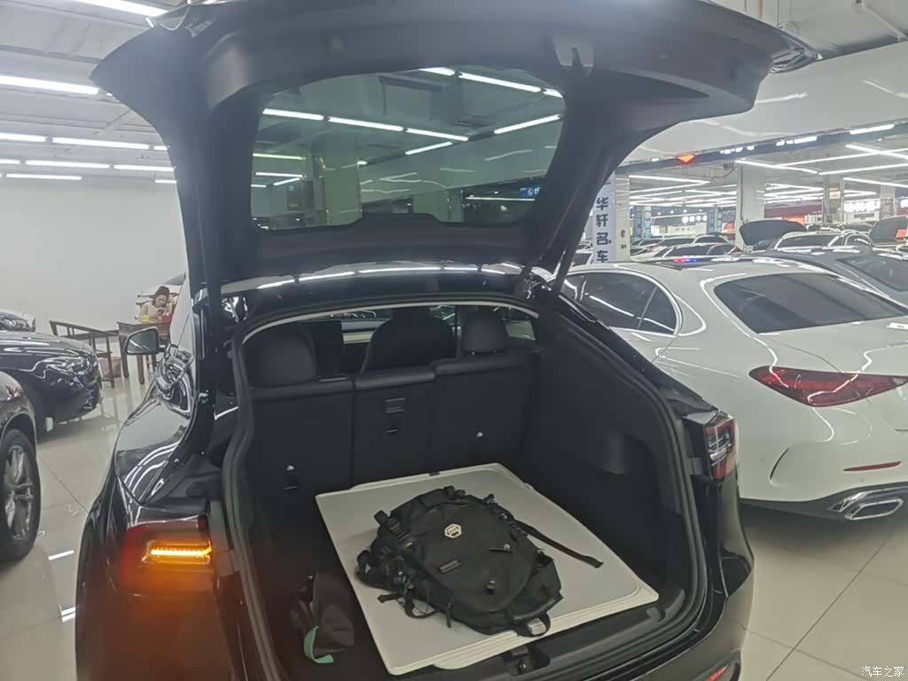 Tesla Model Y, 2023 19