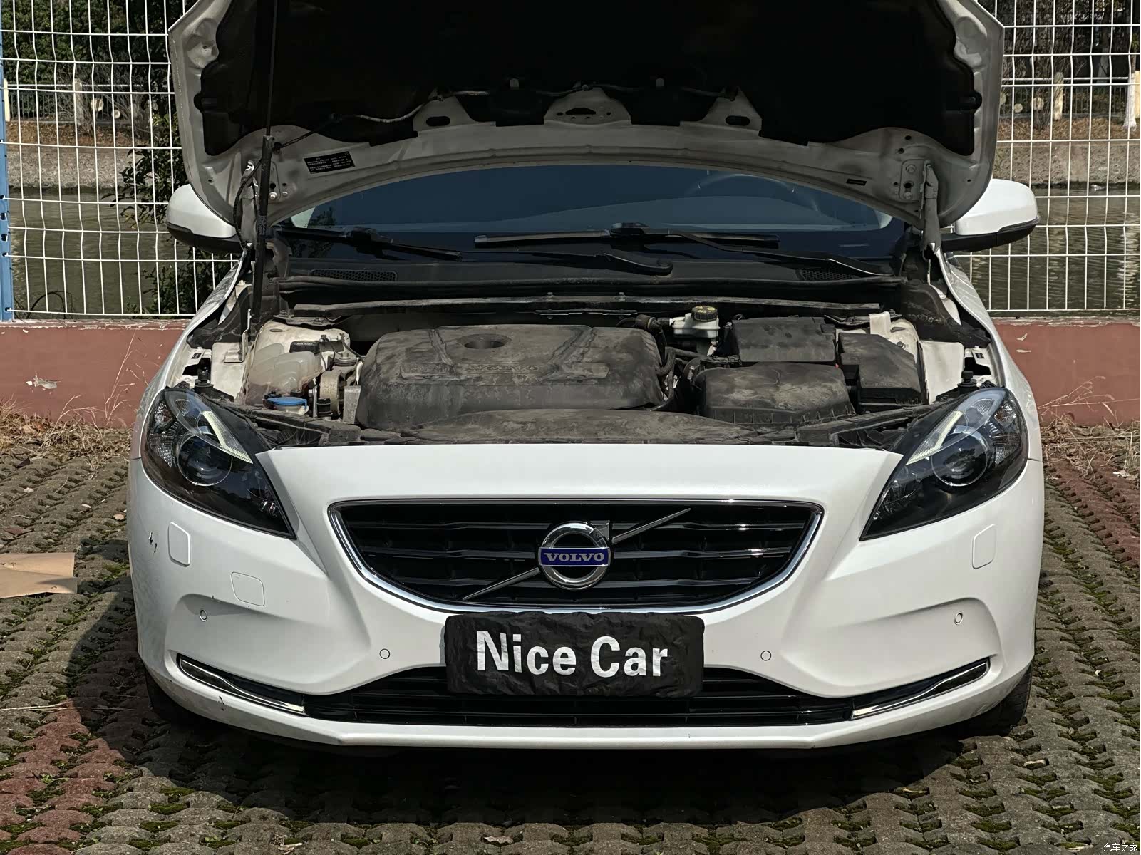 Volvo V40, 2016 25