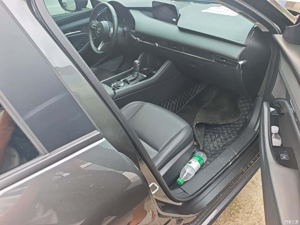 Mazda Mazda3, 2025 25