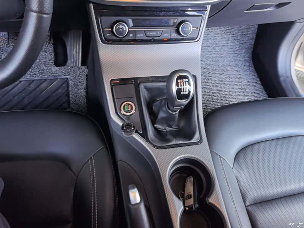 Geely Emgrand, 2018 14
