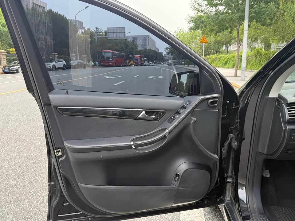Mercedes-Benz R-class