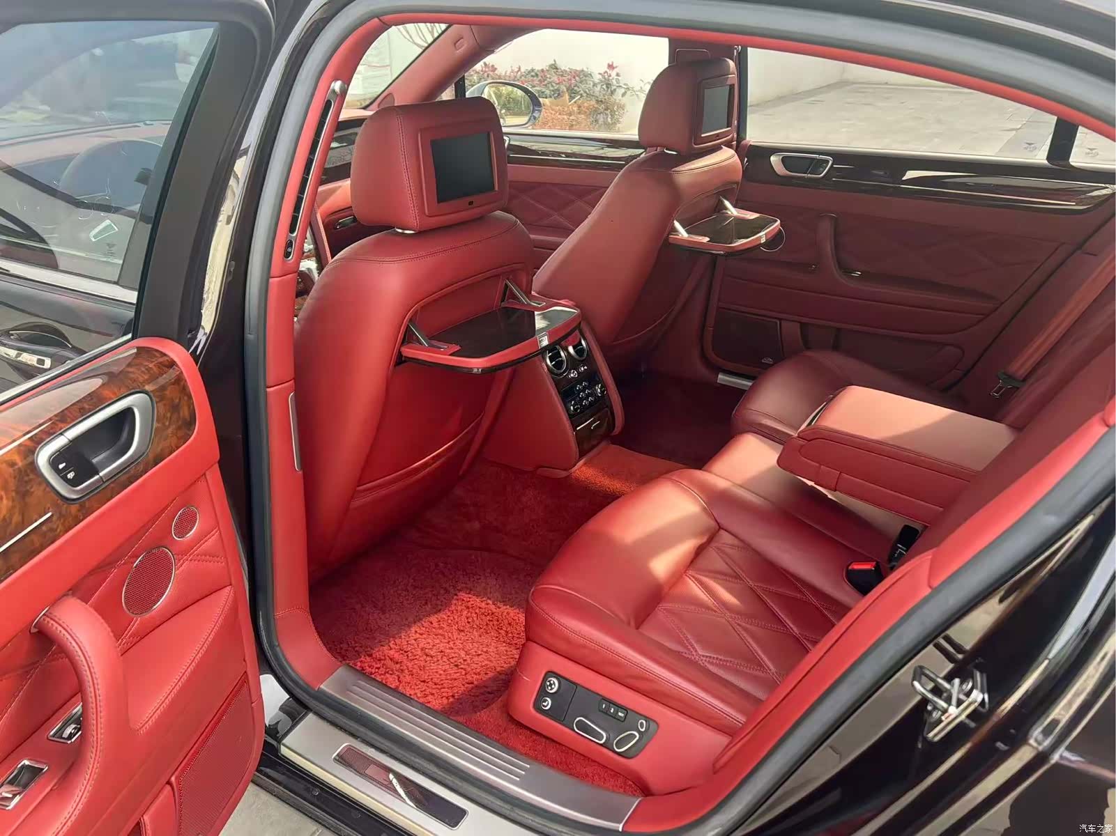 Bentley Flying Spur, 2011 14