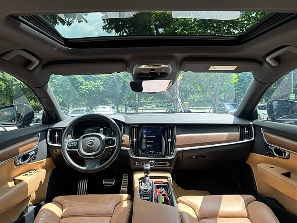 Volvo S90