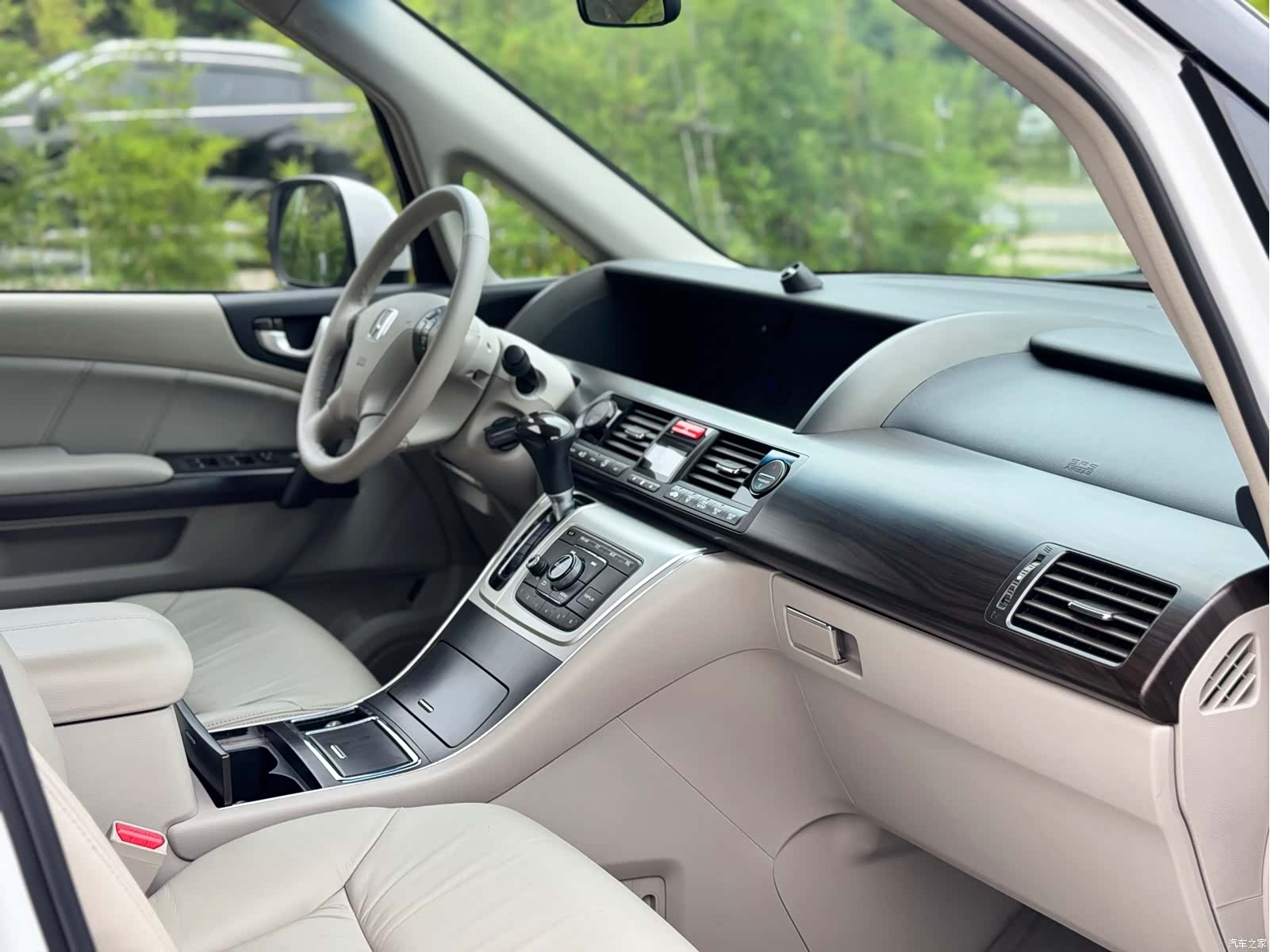 Honda Elysion, 2015 21