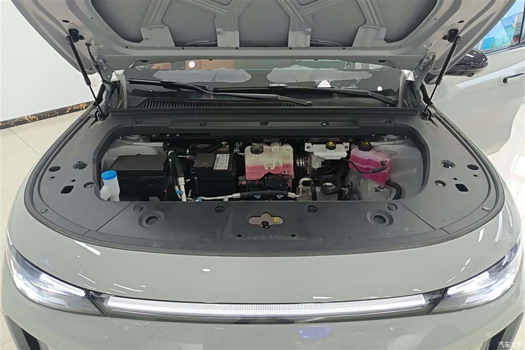Leapmotor C10, 2025 10