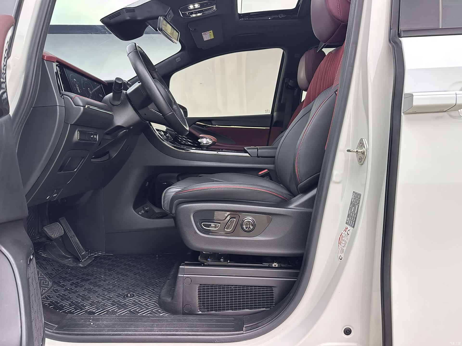 Trumpchi M8, 2023 6