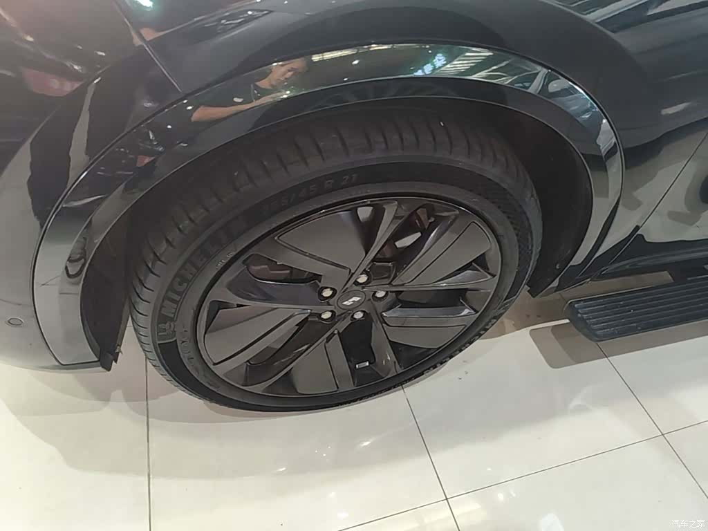 Li Auto L9, 2023 23